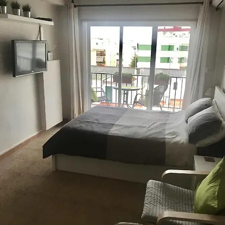 Centrally Located And Comfortable In 4b *