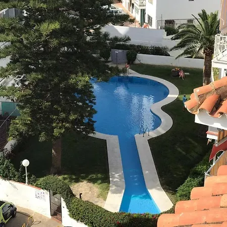 Centrally Located And Comfortable In 4b Apartment
